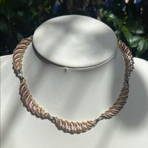 Mid-20th Century Gold Pink Scalloped Choker Necklace